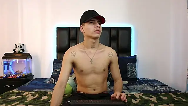 Dereek Hot online show from March 2, 3:40 am