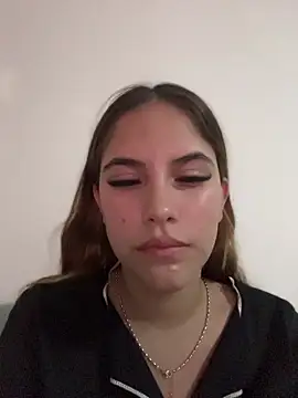 MiluRossee online show from April 3, 6:20 am