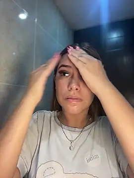 MiluRossee online show from March 31, 4:47 am