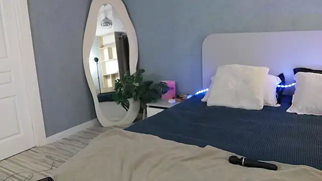 Vanessa BigTits online show from April 28, 12:09 am