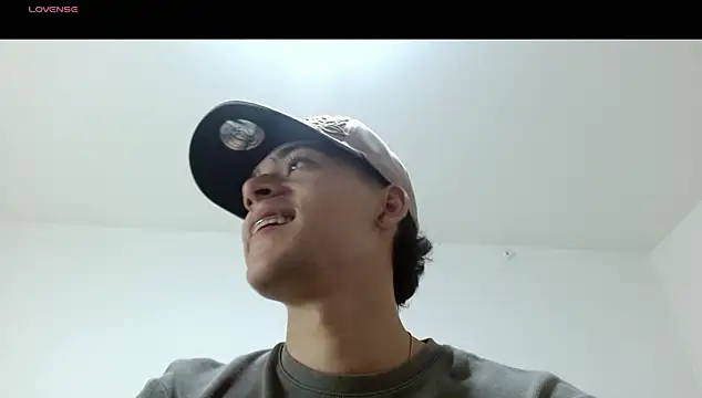 oliver   saint online show from March 7, 12:06 am