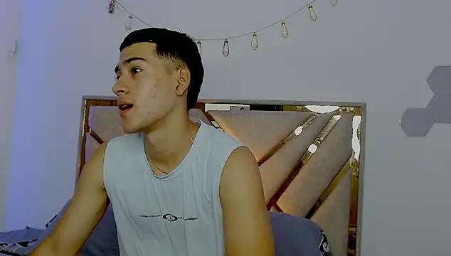 oliver   saint online show from March 24, 11:27 pm