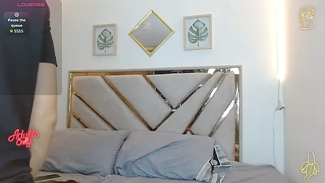 oliver   saint online show from March 29, 11:50 pm