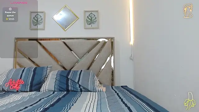 oliver   saint online show from April 10, 11:12 pm