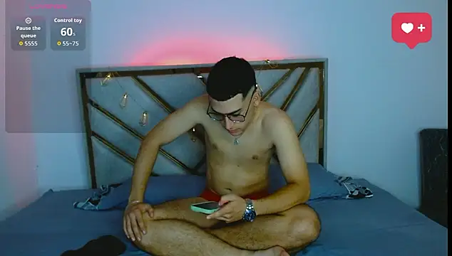 oliver   saint online show from March 10, 11:53 pm