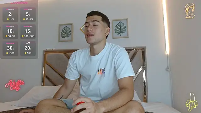 oliver   saint online show from April 5, 11:22 pm