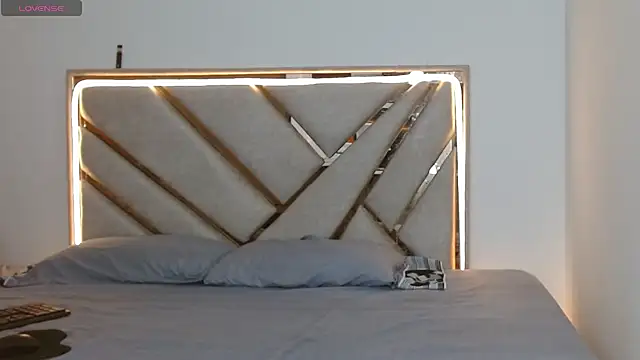 oliver   saint online show from March 20, 11:28 pm