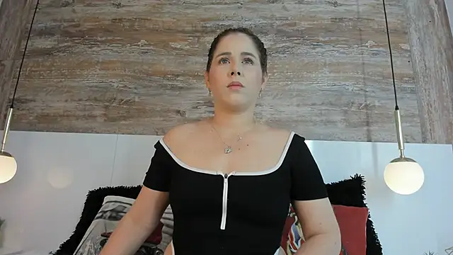 Nikol Lopez  online show from May 25, 11:58 pm