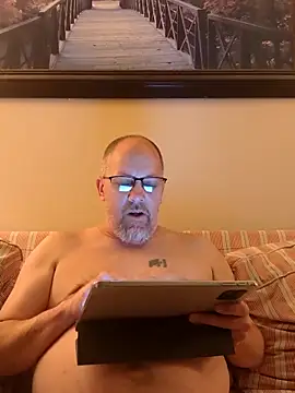 Snapshot of WorthingtonM3 chatting on February 28, 3:50 am WorthingtonM3 online show from February 28, 3:50 am