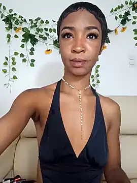 TinnaPeyton online show from May 7, 6:55 pm
