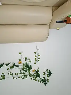 TinnaPeyton online show from April 10, 9:05 am