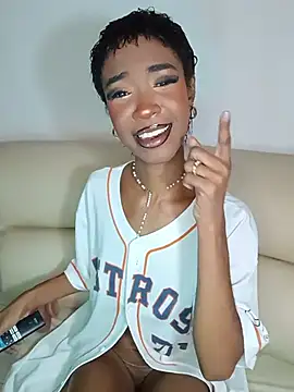 Snapshot of TinnaPeyton chatting on June 7, 3:28 pm TinnaPeyton online show from June 7, 3:28 pm