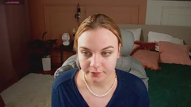 Glow Margo online show from April 24, 1:18 am