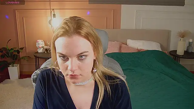 Glow Margo online show from March 27, 1:03 am