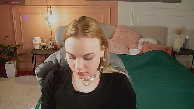 Glow Margo online show from March 25, 1:06 am