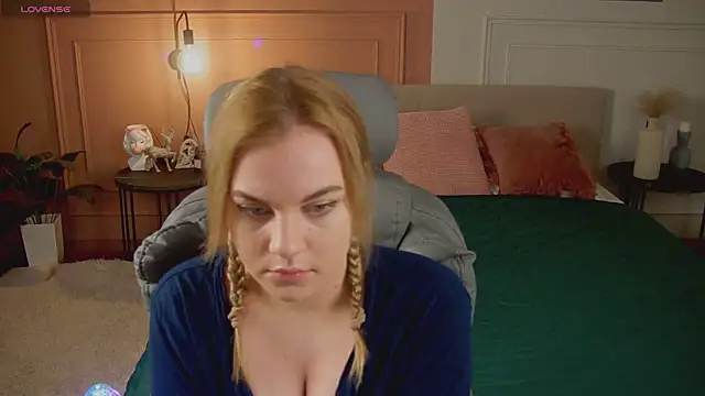 Glow Margo online show from March 28, 1:06 am