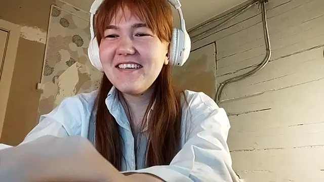 DinaFirebird online show from March 6, 4:40 am