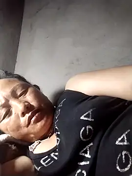 Lucie Fuzk online show from April 8, 1:23 pm