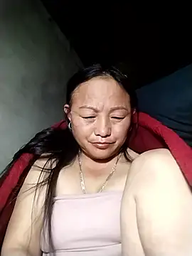 Snapshot of Lucie_Fuzk chatting on February 27, 2:39 pm Lucie Fuzk online show from February 27, 2:39 pm