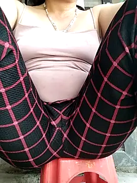 Lucie Fuzk online show from April 7, 3:52 am