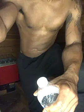 EricSwainn901 online show from May 21, 8:44 am