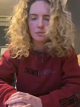 curlyirishgirl online show from March 2, 12:00 am