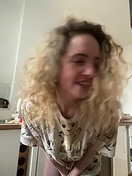 curlyirishgirl online show from February 26, 5:02 pm