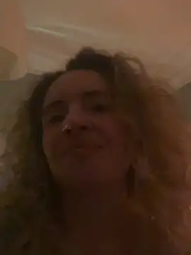 curlyirishgirl online show from February 25, 10:09 pm