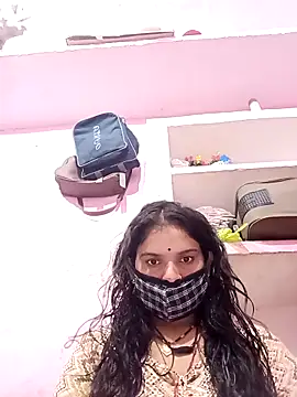 Snapshot of Hot_bri2 chatting on April 8, 6:37 am Hot bri2 online show from April 8, 6:37 am