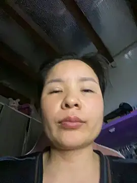 Snapshot of Ivy_Trix2 chatting on May 25, 5:07 am Ivy Trix2 online show from May 25, 5:07 am