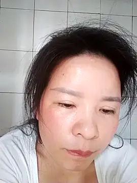 Ivy Trix2 online show from March 23, 2:00 am