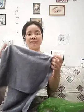 Ivy Trix2 online show from March 28, 12:39 pm