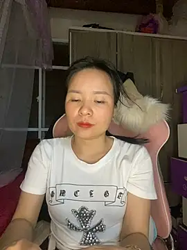 Ivy Trix2 online show from April 2, 2:35 pm