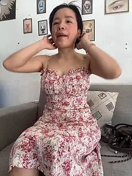 Snapshot of Ivy_Trix2 chatting on June 2, 3:50 am Ivy Trix2 online show from June 2, 3:50 am