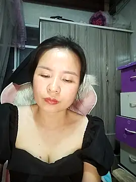 Ivy Trix2 online show from April 4, 3:07 pm