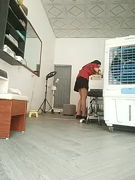 Ivy Trix2 online show from April 10, 2:07 am