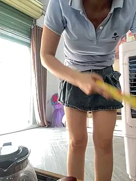 Ivy Trix2 online show from April 16, 8:04 am