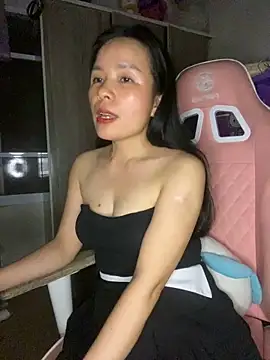 Snapshot of Ivy_Trix2 chatting on May 29, 4:02 pm Ivy Trix2 online show from May 29, 4:02 pm
