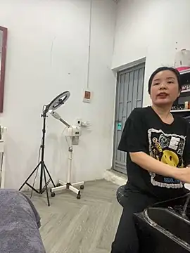 Ivy Trix2 online show from April 15, 9:26 am