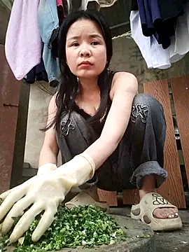 Ivy Trix2 online show from March 9, 4:27 am