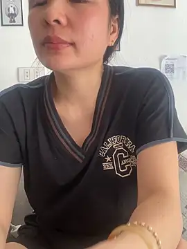 Ivy Trix2 online show from April 8, 3:41 am