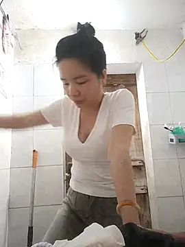 Ivy Trix2 online show from March 21, 3:41 am