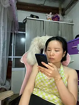 Snapshot of Ivy_Trix2 chatting on May 13, 2:57 pm Ivy Trix2 online show from May 13, 2:57 pm