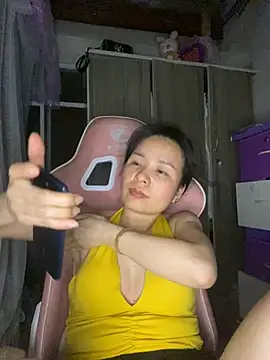Snapshot of Ivy_Trix2 chatting on May 21, 3:09 pm Ivy Trix2 online show from May 21, 3:09 pm