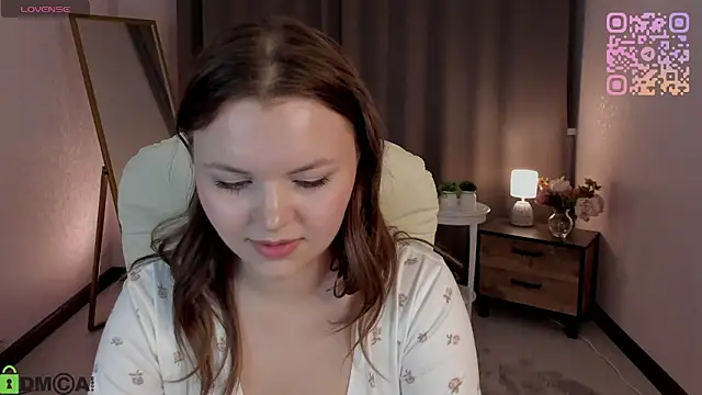 serinella  online show from March 8, 2:09 pm