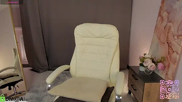 serinella  online show from April 7, 12:29 pm