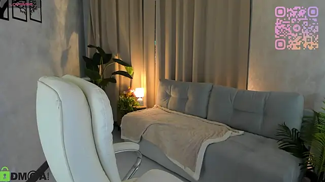 serinella  online show from May 27, 1:29 pm