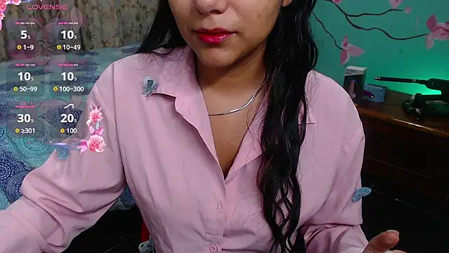 NoelleVireaux online show from March 5, 12:13 pm