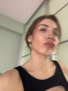 SofieLund online show from April 3, 4:24 pm