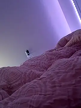 Snapshot of Averyleig chatting on February 25, 1:00 pm Averyleig online show from February 25, 1:00 pm